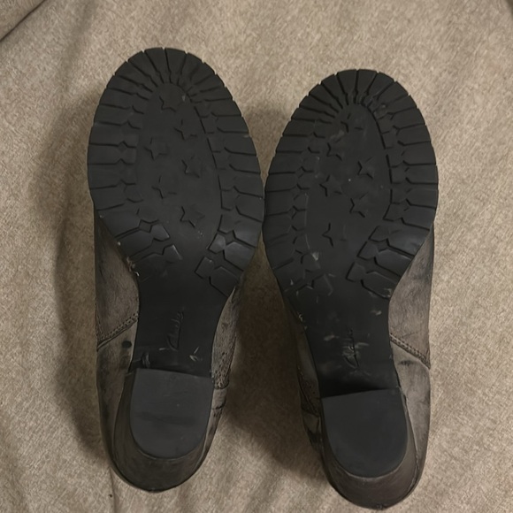 Clark booties, size 8.5 - Picture 3 of 3